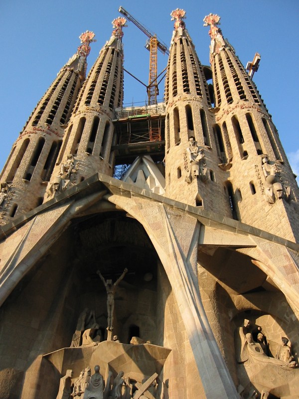 Gaud&iacute;'s La Sagrada Familia